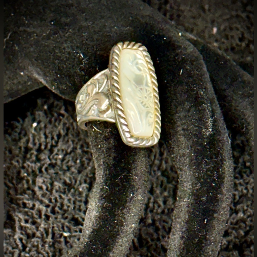 Carolyn Pollack Relios Sterling Silver Carved Mother of Pearl Ring - item #0004
